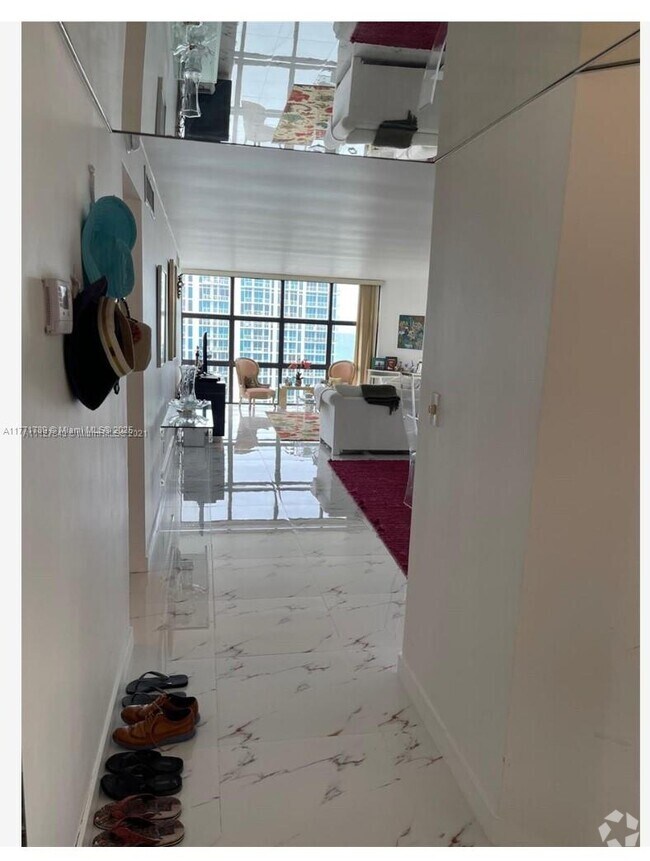 Building Photo - 6423 Collins Ave