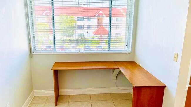 Building Photo - 107 Half Moon Cir