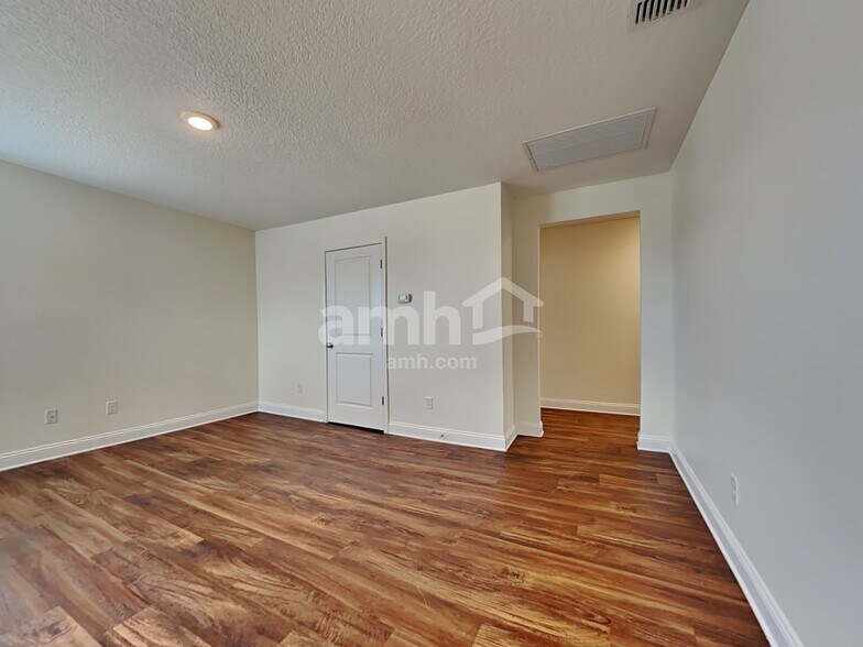 Building Photo - 653 Welcome Home Dr