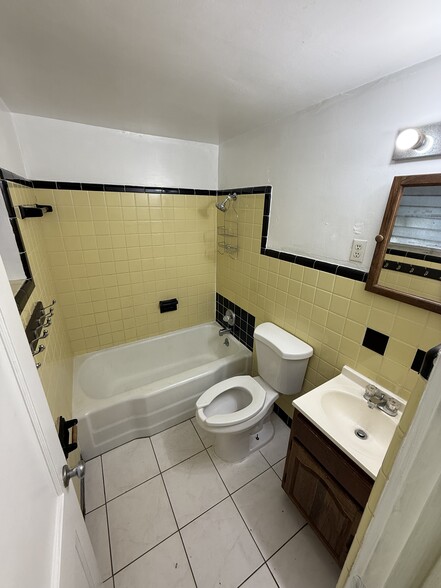 Building Photo - 69 E Seminole Ave