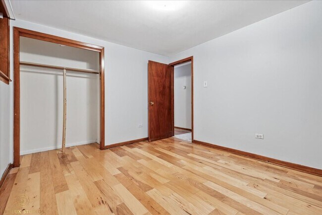 Building Photo - 5645 W 63rd Pl