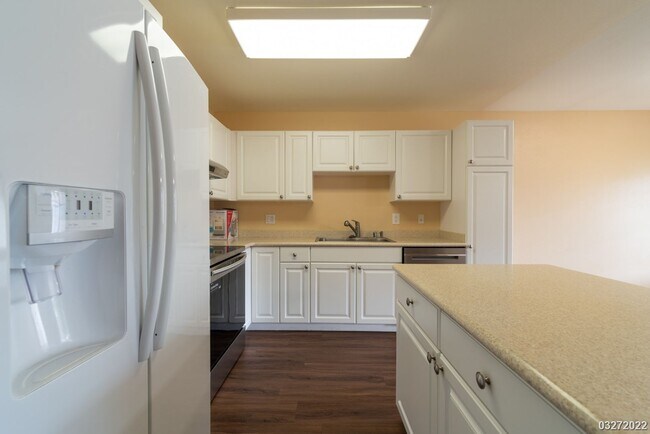 Building Photo - CENTRAL AC 3BR 2.5BA WITH 2-Car Garage & Newer Appliances @ SPINNAKER, Ewa Beach!