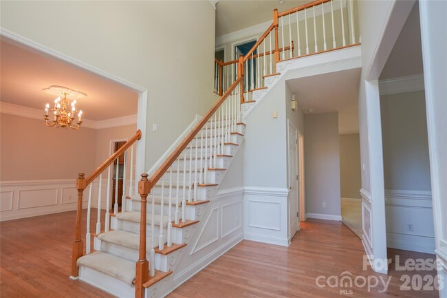 Building Photo - 3552 Weddington Oaks Dr