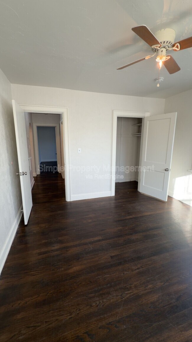 Building Photo - 946 East Dr