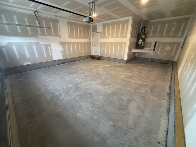 Building Photo - 127 Godwin Ln