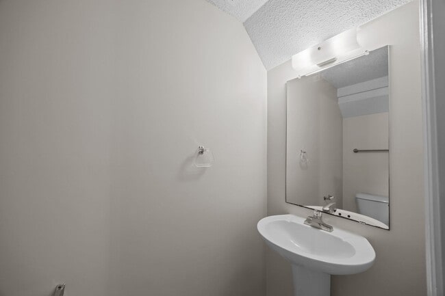 Building Photo - Welcome to Marsh Oaks!