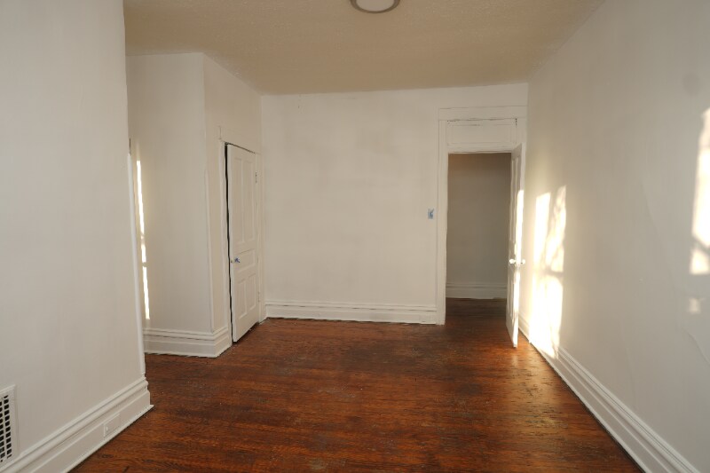 Building Photo - 658 Oak Hill Ave