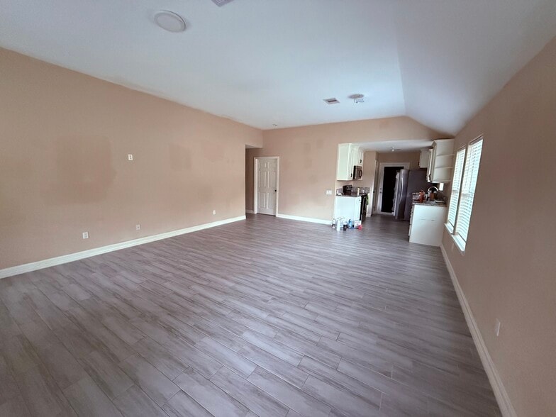 Main Area - 1026 N Arcola St