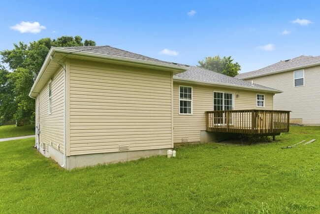 Building Photo - 1215 S 14th Ave