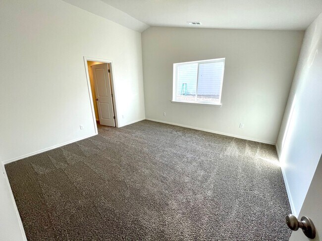 Master Bedroom - 4245 Cove West Dr