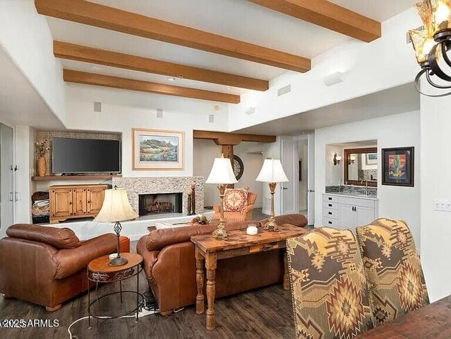 Building Photo - 9898 E Graythorn Dr
