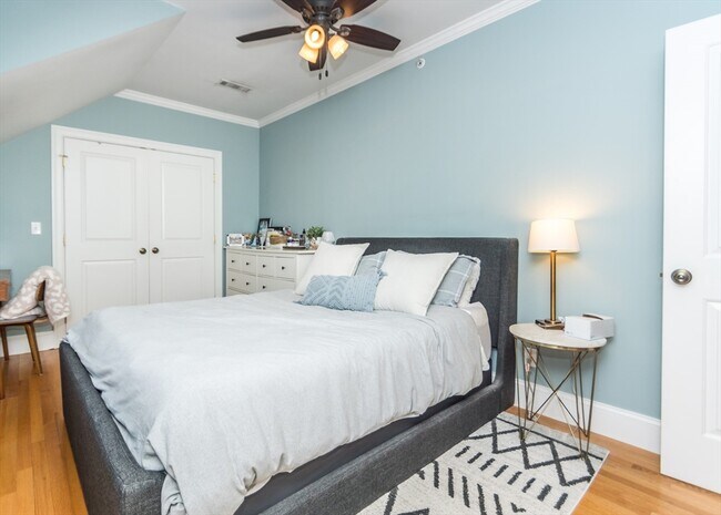 Building Photo - 39 Gardner St