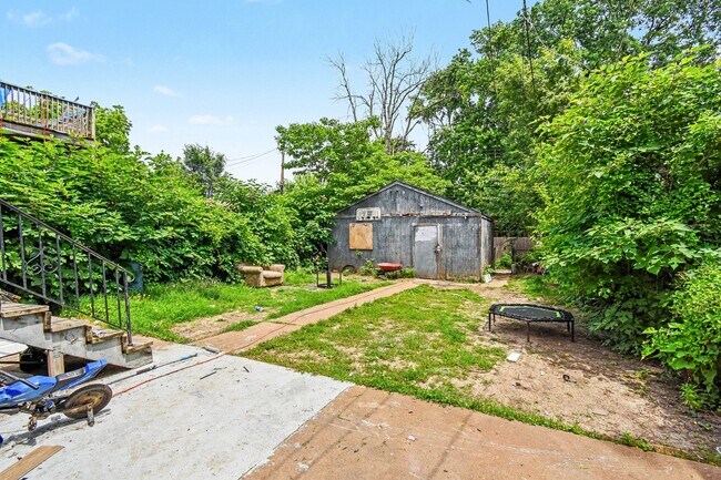 Building Photo - 3630 Hydraulic Ave