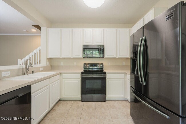 Building Photo - 7990 Baymeadows Cir E