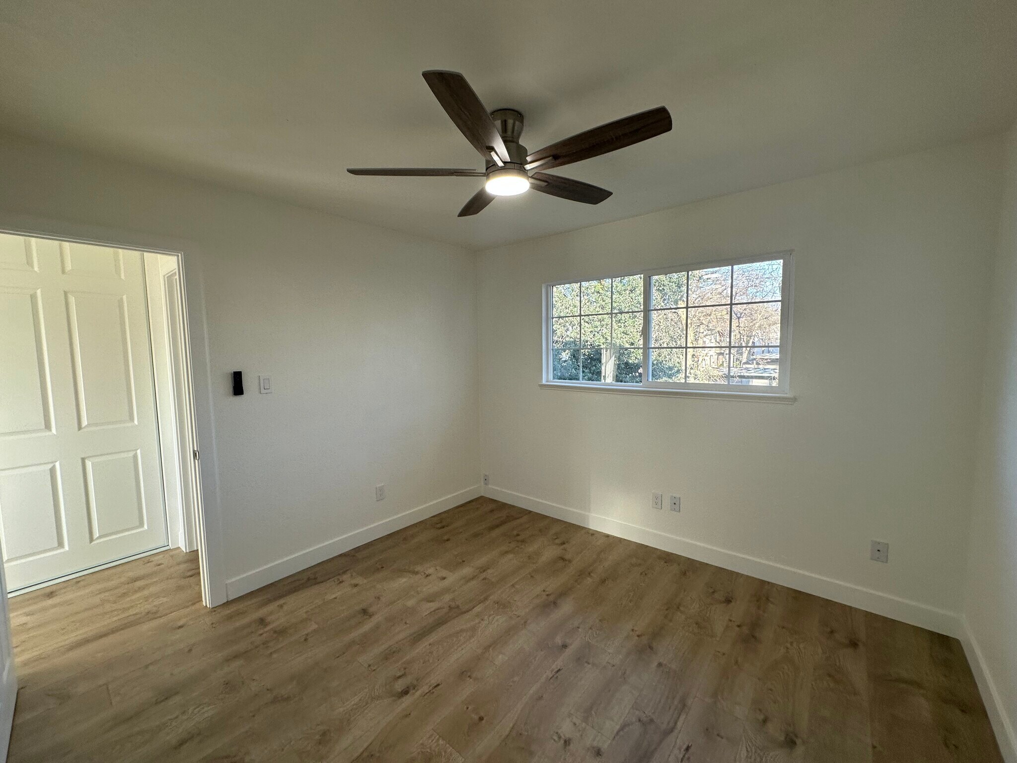 Building Photo - 6332 Santa Catarina Way