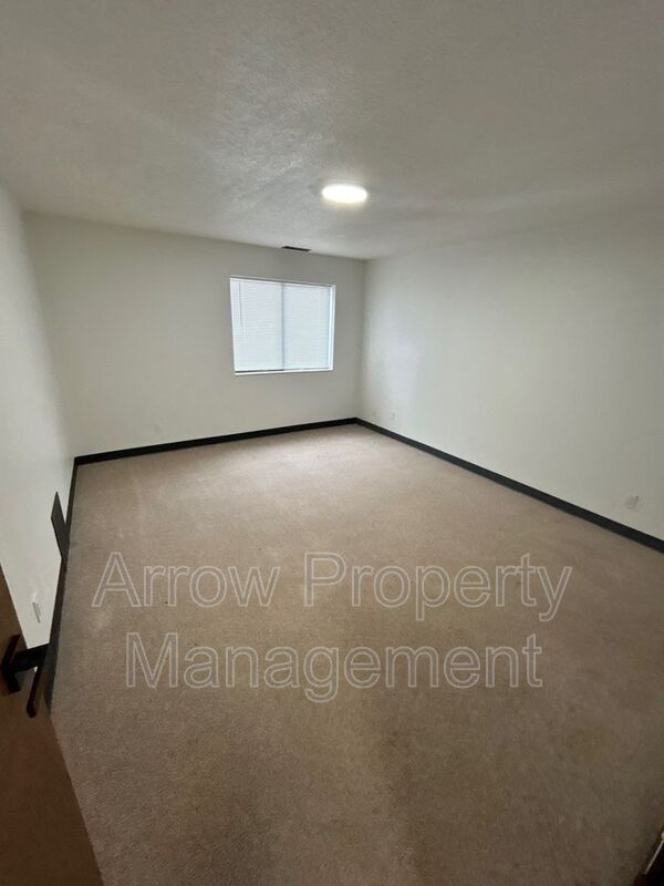Building Photo - 201 E Arbor Ave