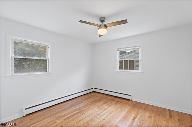 Building Photo - 12 Stanchak Ct