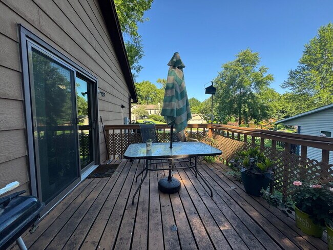Building Photo - Charming 4-Bed Lakeville Home with Spacious 2000 Sq Ft & Gleaming Neighborhood!"