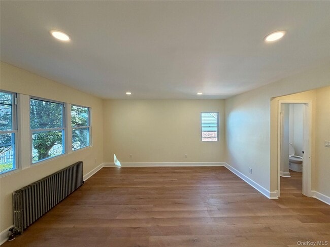 Building Photo - 116 Alexander Ave