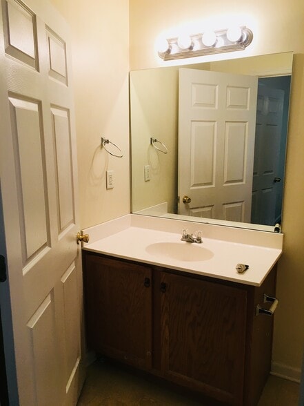 Building Photo - 5022 Lea Ann Way