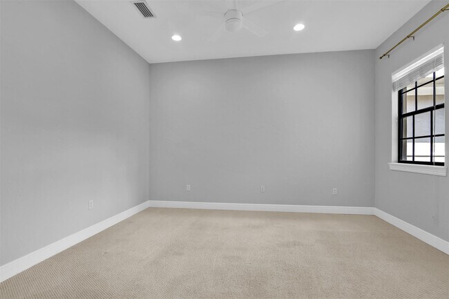 Building Photo - 7535 Old Thyme Ct