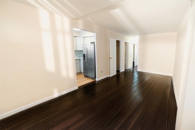 Building Photo - 266 Throgs Neck Blvd