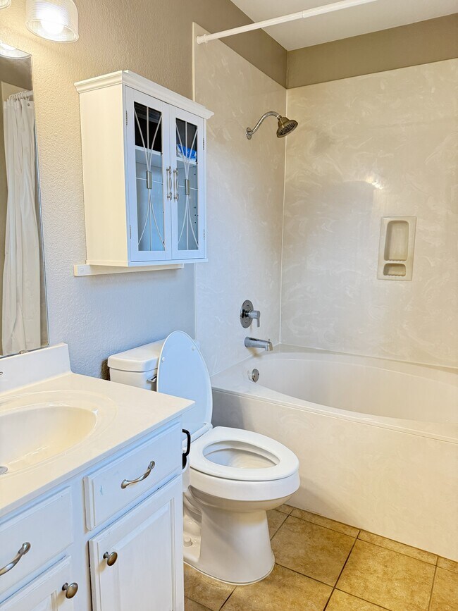 Building Photo - 216 Pullman Pl Blvd