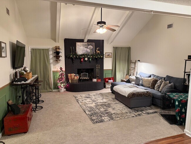 Building Photo - 101 Egret Ave