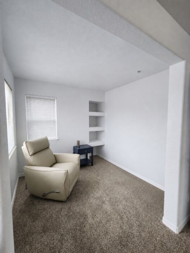 Building Photo - 23525 E Platte Dr