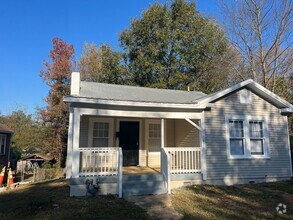 Building Photo - MOVE IN SPECIAL AVAILABLE!! CLEAN, READY F...
