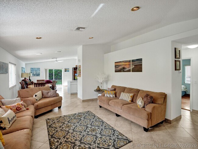 Building Photo - 1245 SW 46th Way