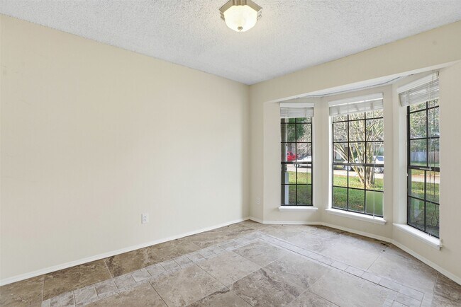 Building Photo - 3918 Wintergreen Dr