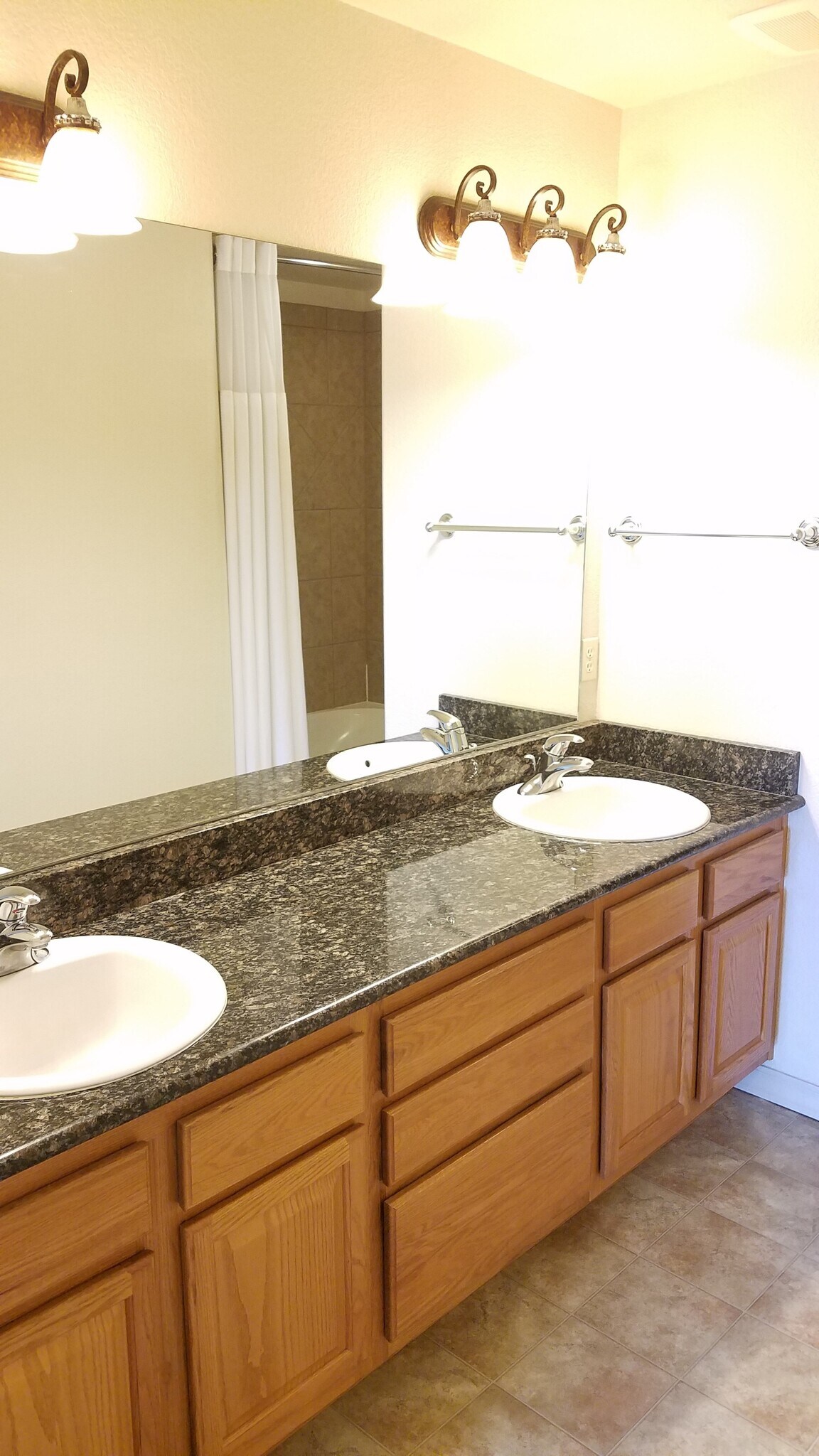 Building Photo - 1610 Little Bear Creek Pt
