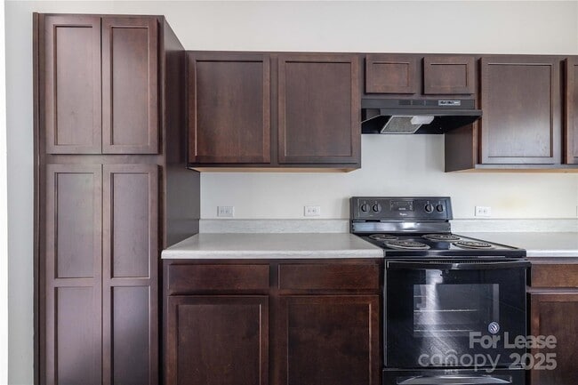 Building Photo - 710 Yorkshire Dr