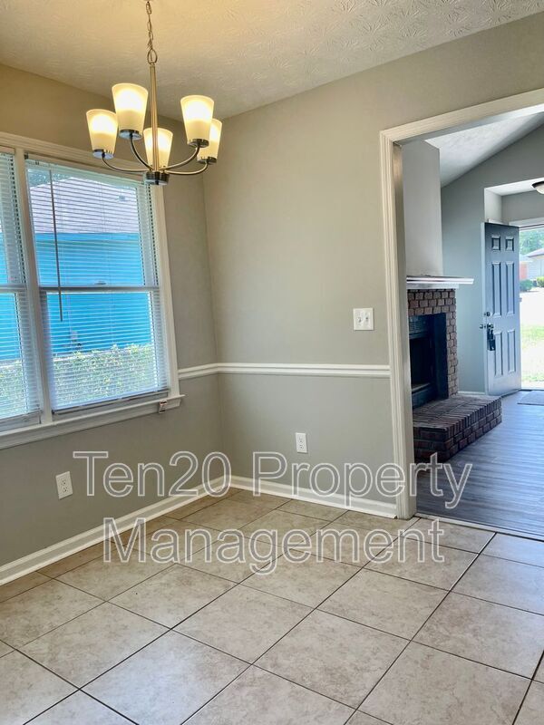 Building Photo - 2521 Lacey Oak Ct