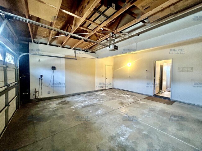 Building Photo - 34698 Yale Dr