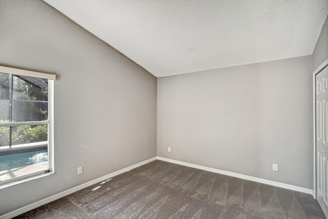 Building Photo - 1033 Lake Davenport Blvd