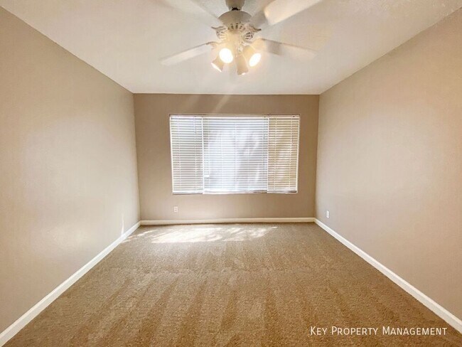 Building Photo - 3061 Key Largo Dr