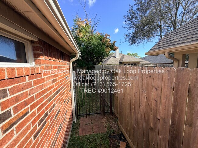 Building Photo - 1299 Ocean Manor Ln