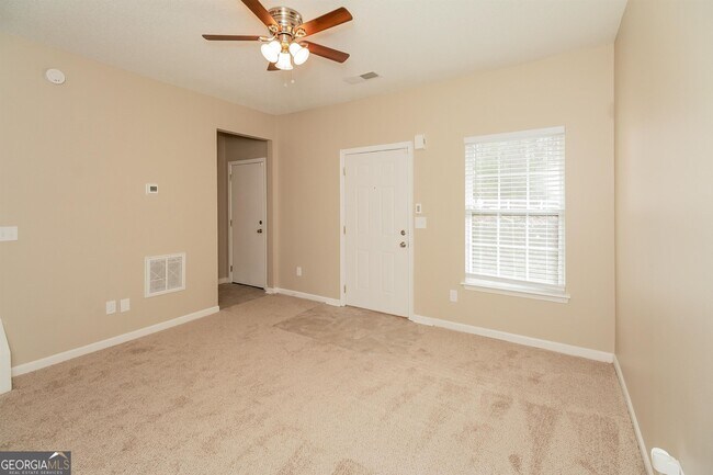 Building Photo - 2413 Hackamore Dr