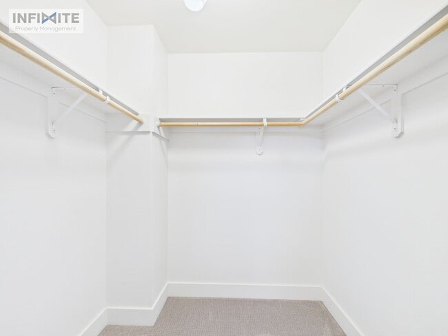 Building Photo - Modern Finishes & Bozeman Living!