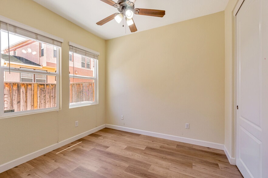 Building Photo - 2678 Deerwood Dr