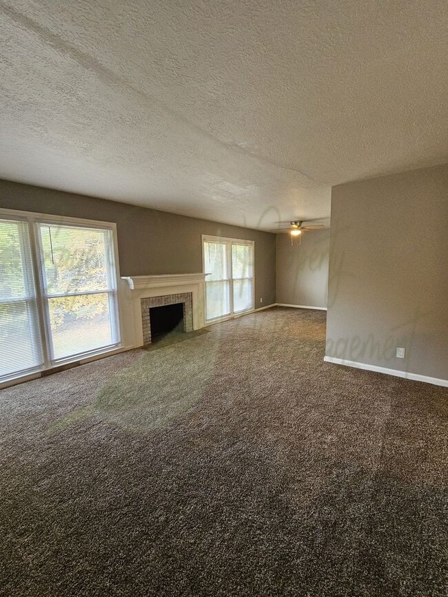 Building Photo - DESIRABLE RAYTOWN LOCATION!!!