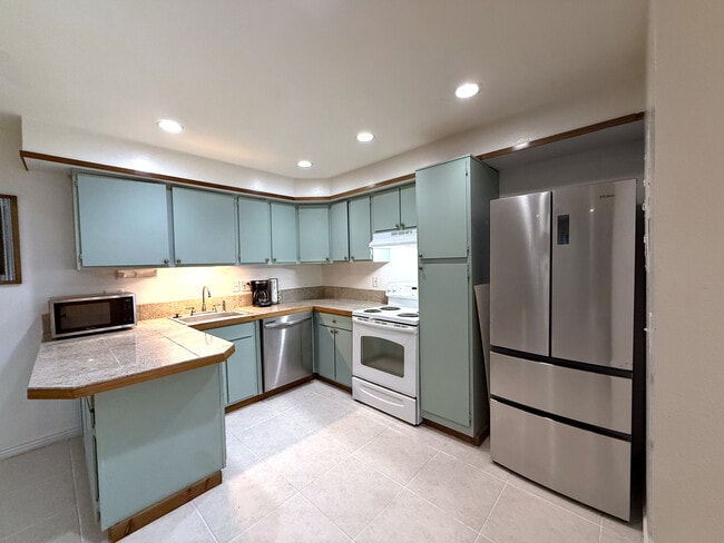 Building Photo - 9366 Fall River Rd