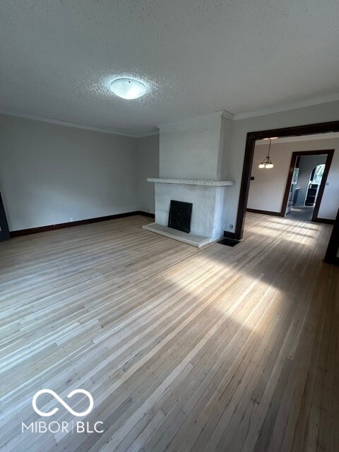 Building Photo - 811 Dequincy St