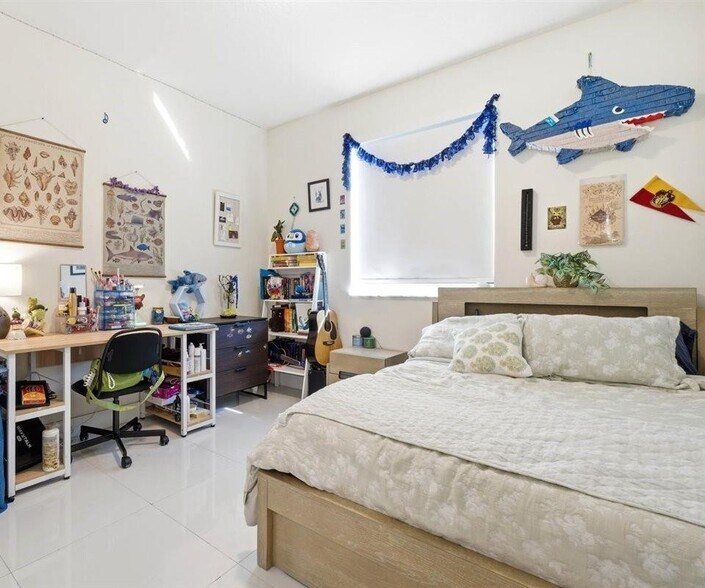 Building Photo - 6611 NW 102nd Path