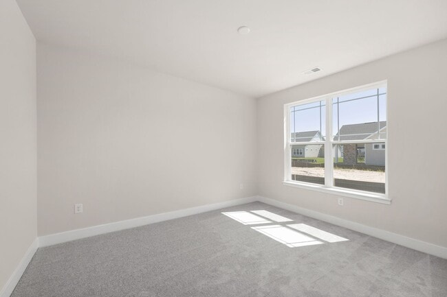 Building Photo - Beautiful new 4-bedroom, 3.5 bath property...