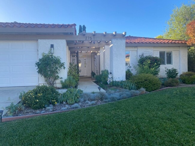 Building Photo - Single story 4 bed, 2 bath home in Newbury...