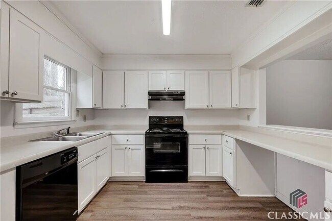 Building Photo - 209 Highland Park Dr