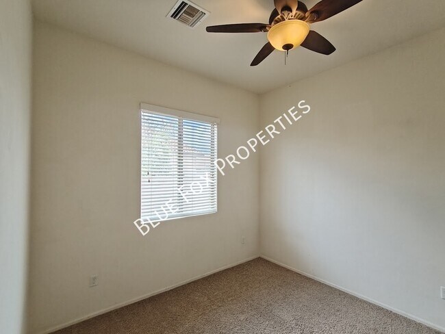 Building Photo - 324 N Oak Tree Canyon Loop